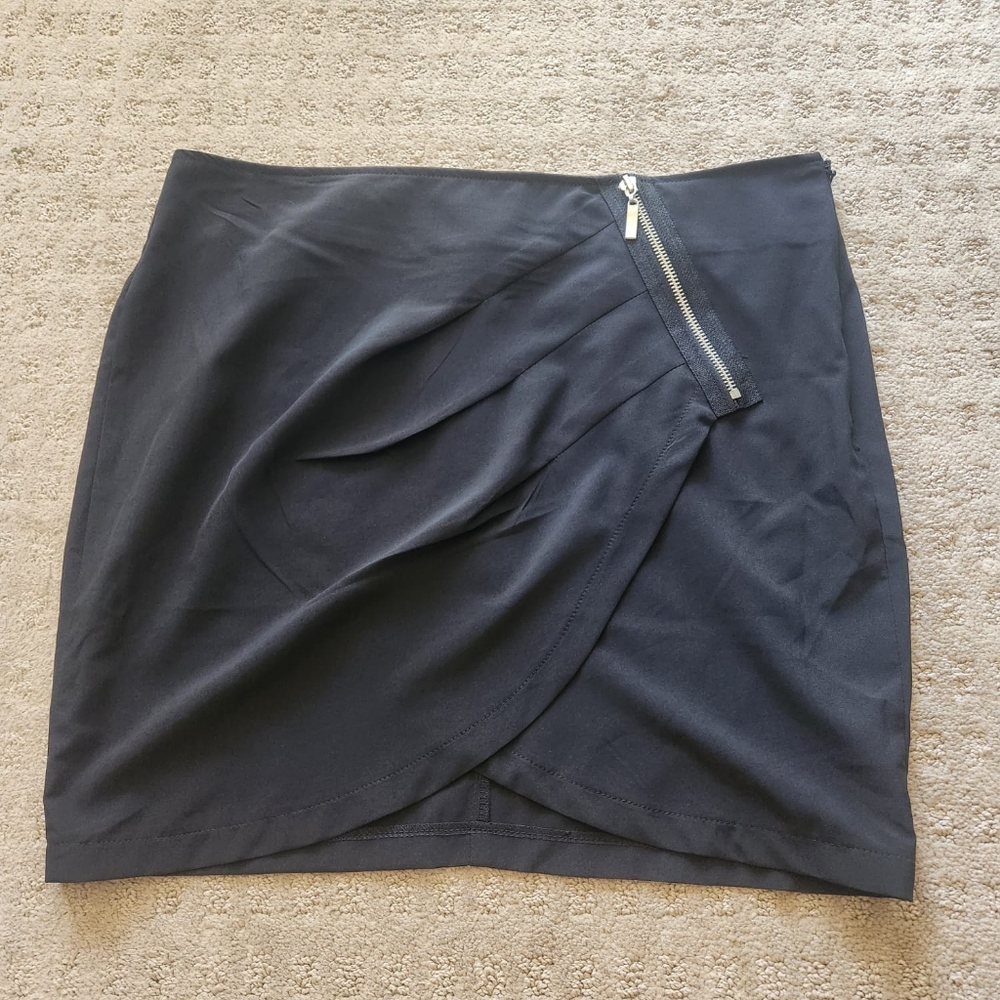 Metropark black mini skirt